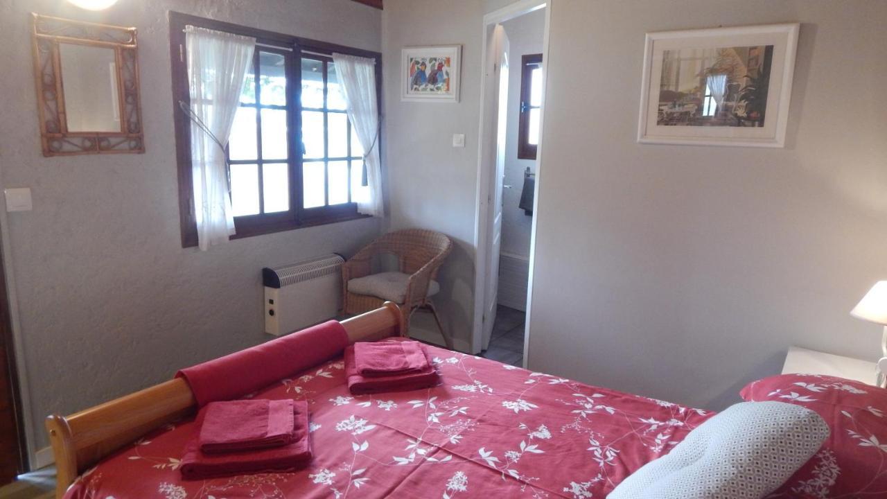 The Petite Chalet Chambre D'Hotes L'Isle-Jourdain  المظهر الخارجي الصورة